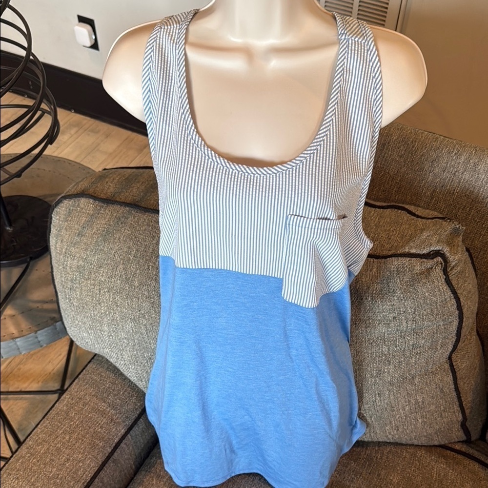 Magellan Outdoors Gray and Blue Sleeveless Tank Top